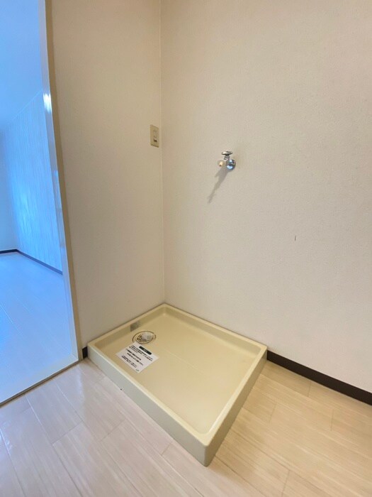 物件内観写真13　(洗濯機置場)