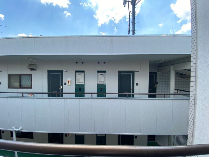 物件内観写真17　(室内からの展望)