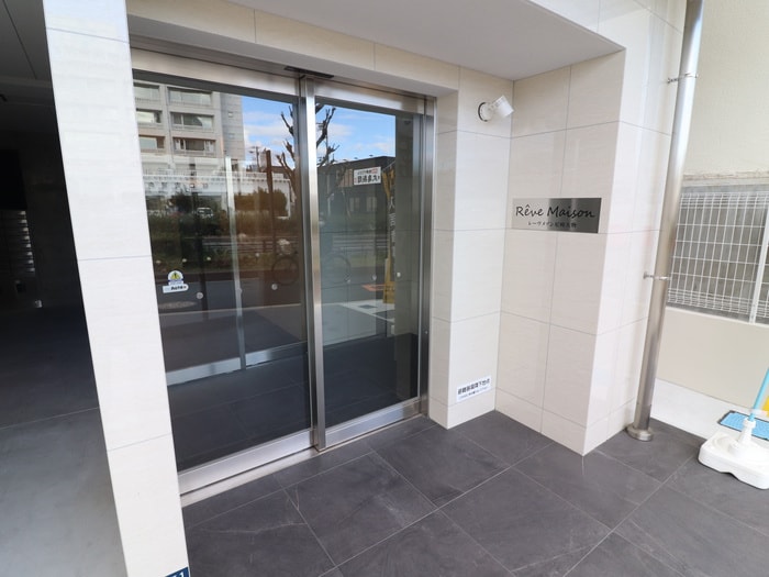 物件外観写真6　(エントランス部分)