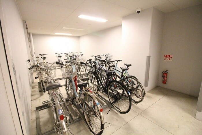 物件外観写真3　(駐輪場)