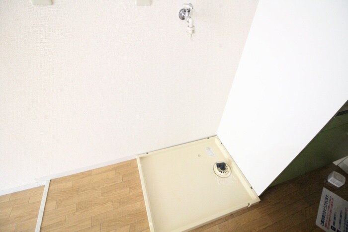 物件内観写真16　(洗濯機置場)