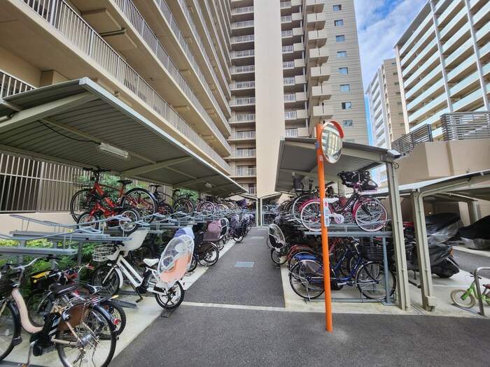 物件外観写真5　(駐輪場)