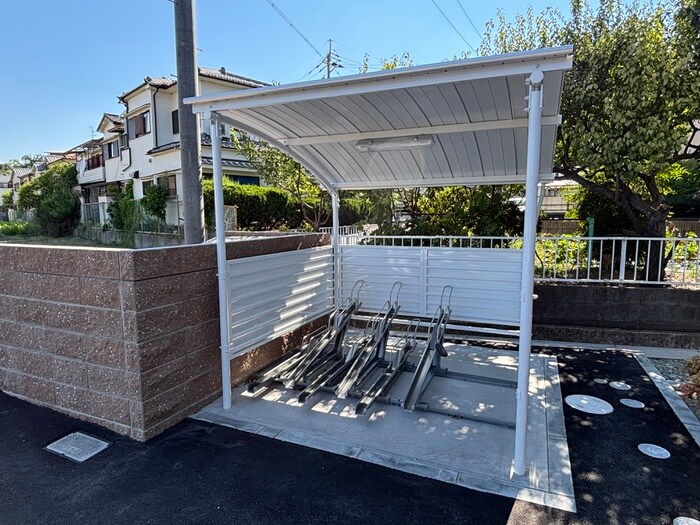 物件外観写真5　(駐輪場)