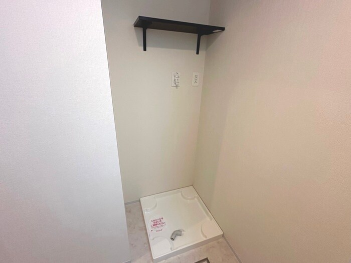 物件内観写真10　(洗濯機置場)