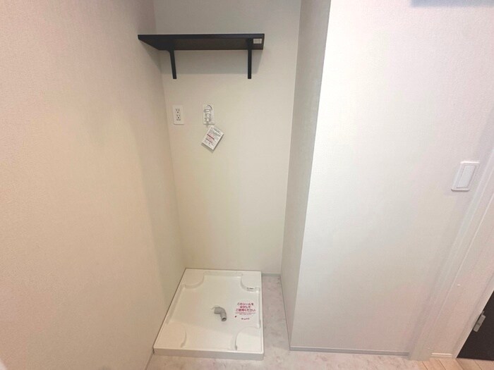 物件内観写真10　(洗濯機置場)