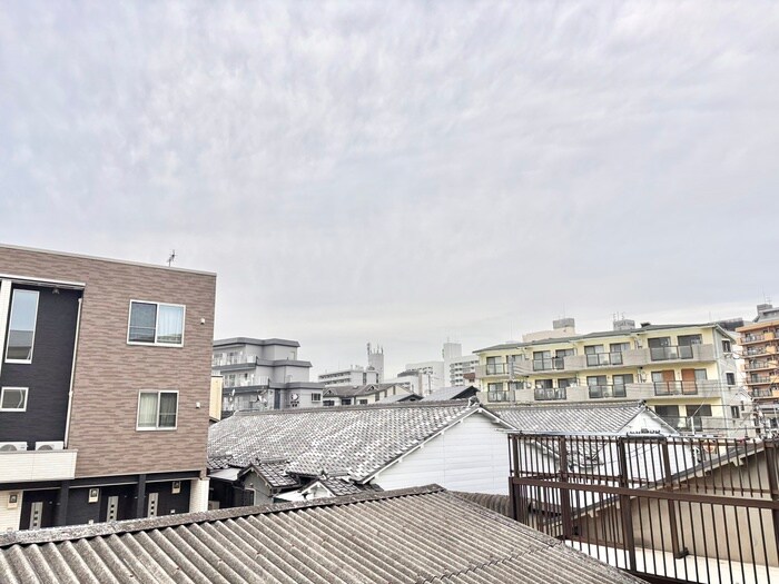 物件内観写真22　(室内からの展望)