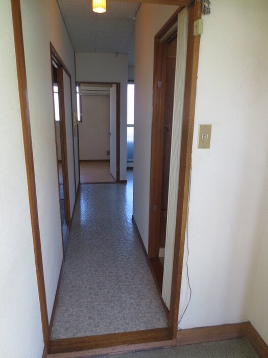 物件内観写真7　(玄関)