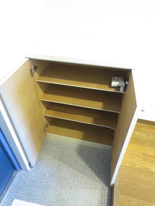 物件内観写真8　(靴箱)