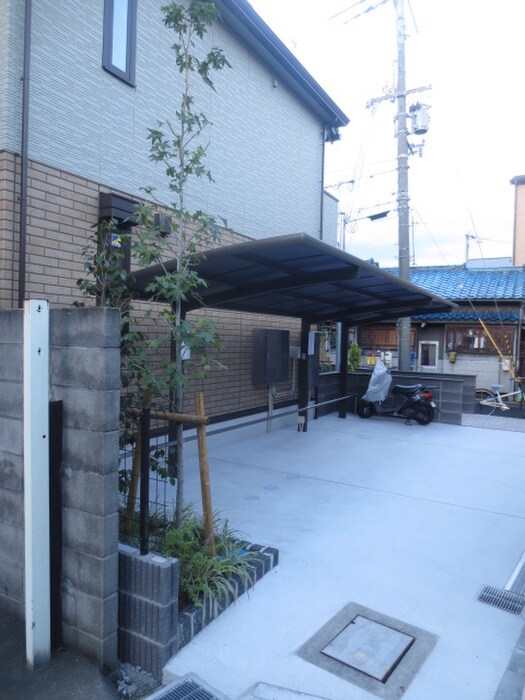 物件外観写真2　(駐輪場)