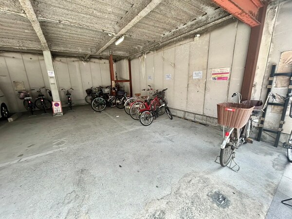 駐輪場