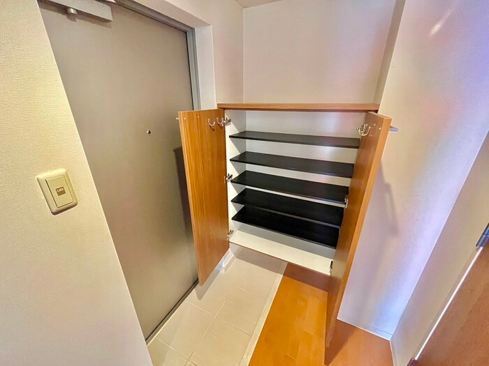 物件内観写真15　(靴箱)