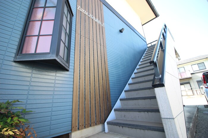 物件外観写真5　(エントランス部分)