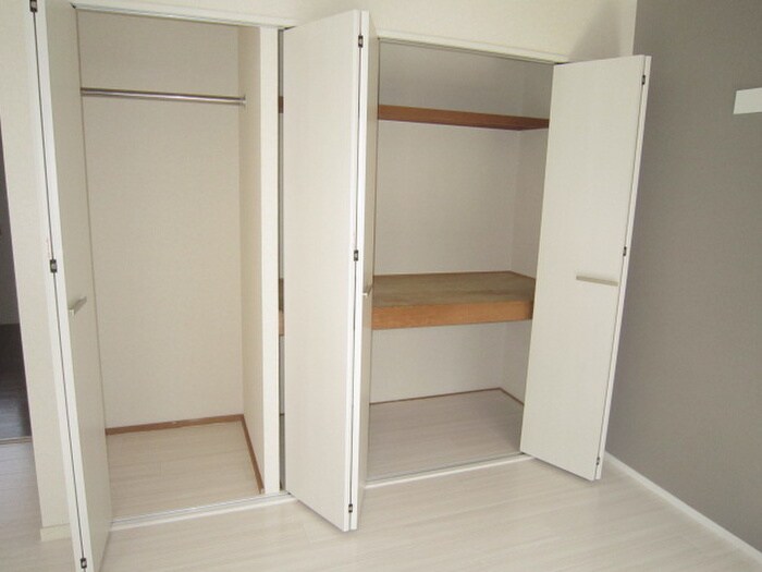 物件内観写真12　(収納)