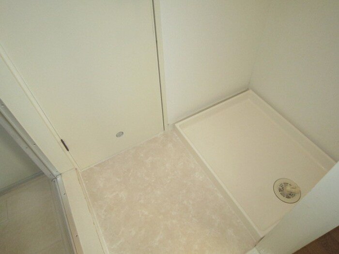 物件内観写真15　(洗濯機置場)