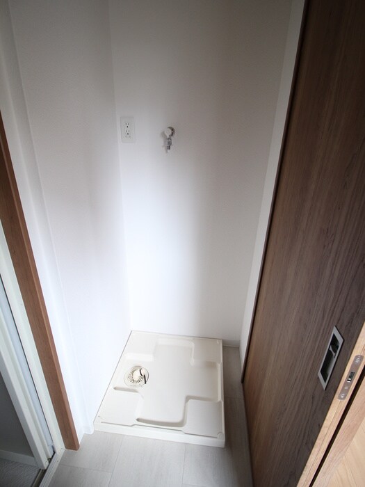 物件内観写真10　(洗濯機置場)