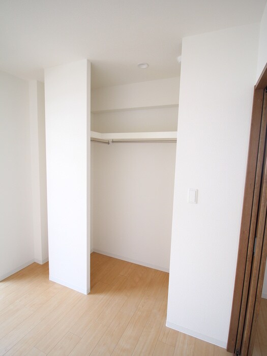 物件内観写真16　(収納)