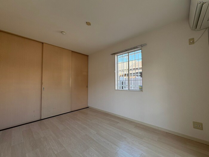 物件内観写真4　(居室)