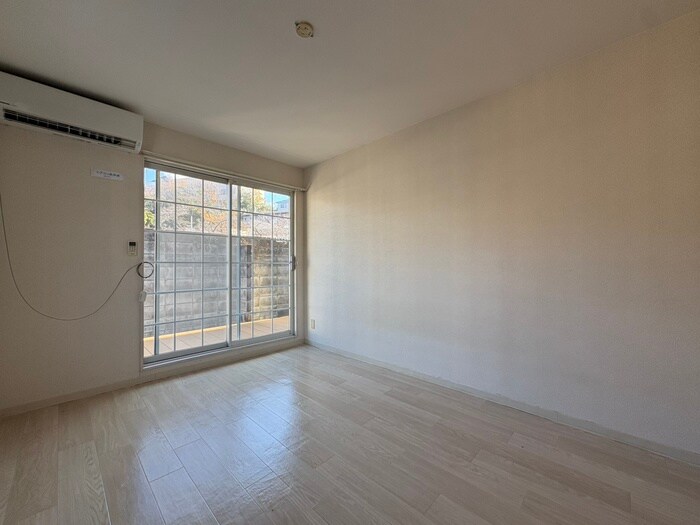 物件内観写真6　(居室)