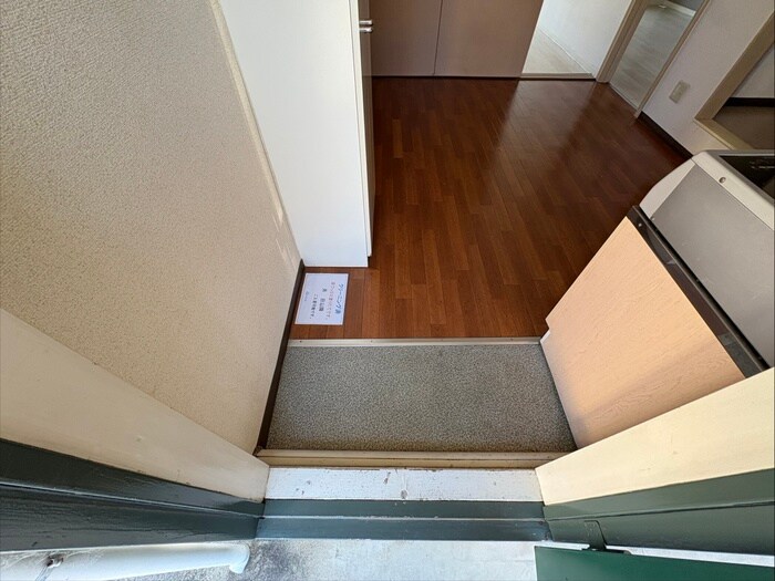 物件内観写真15　(玄関)