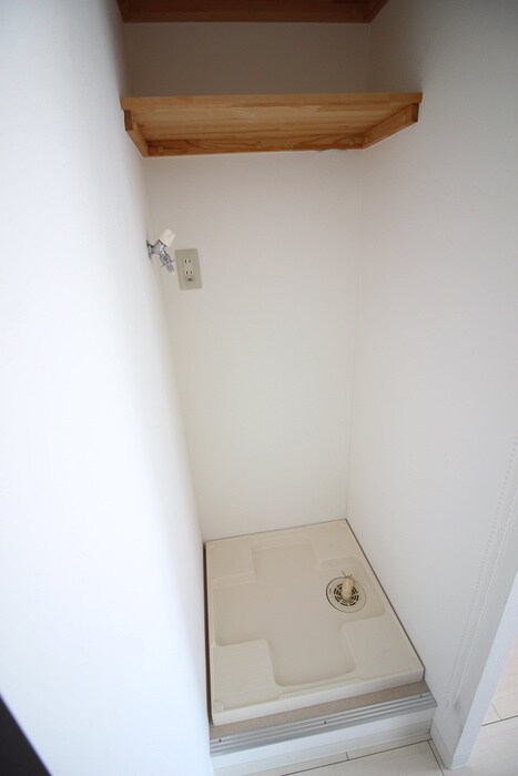 物件内観写真10　(洗濯機置場)