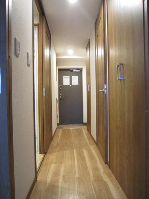 物件内観写真14　(廊下)