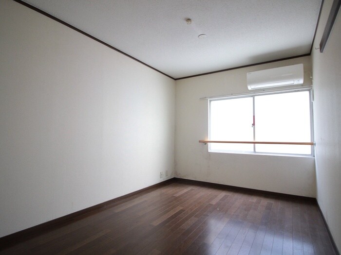 物件内観写真4　(居室)