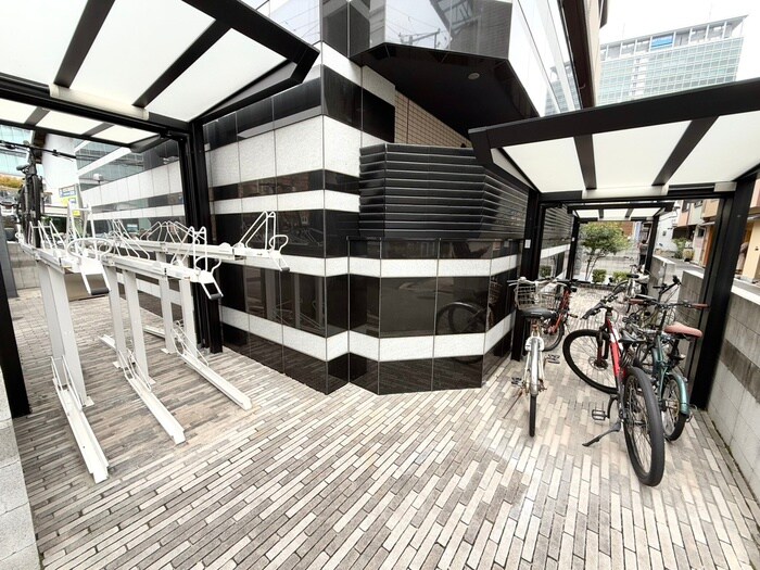 物件外観写真3　(駐輪場)