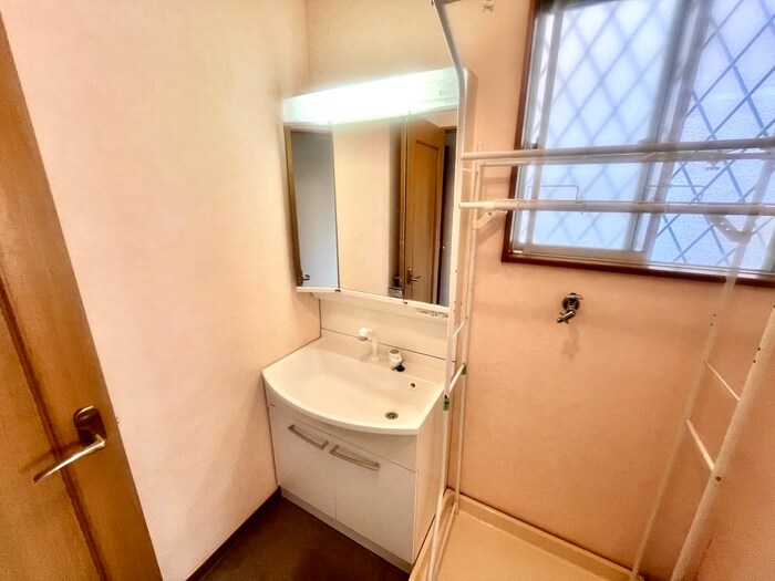 物件内観写真11　(洗面)