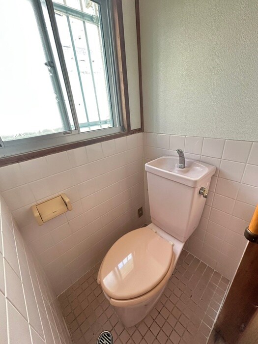 物件内観写真14　(トイレ)