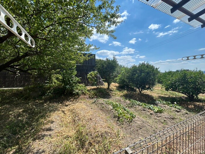 物件内観写真18　(室内からの展望)