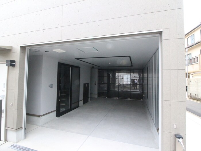 物件外観写真5　(駐車場)