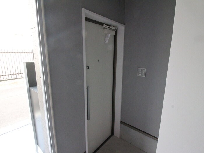 物件内観写真14　(玄関)