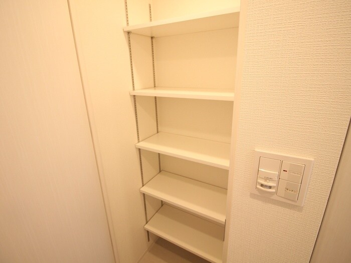 物件内観写真10　(収納)