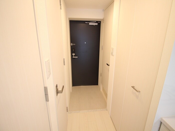 物件内観写真12　(玄関)