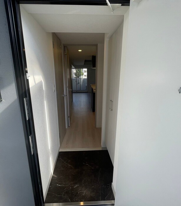 物件内観写真7　(玄関)