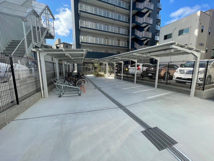 物件外観写真5　(駐輪場)