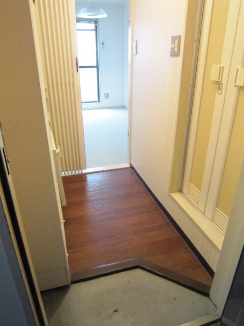 物件内観写真5　(廊下)