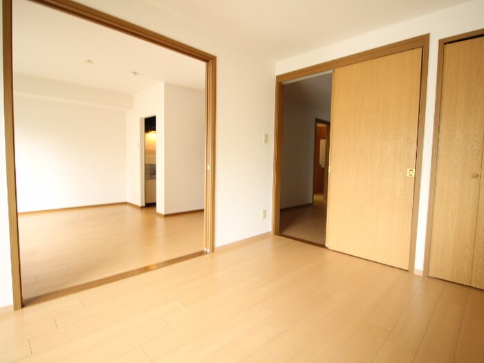 物件内観写真8　(居室)