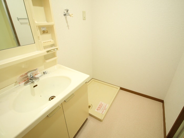 物件内観写真14　(洗濯機置場)