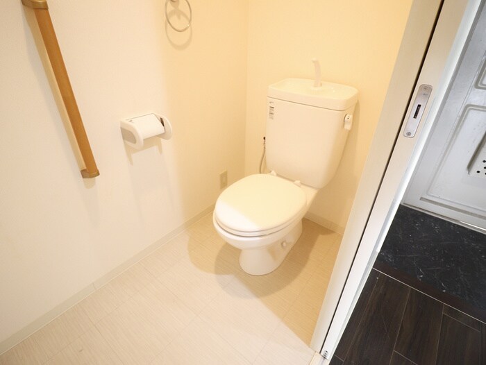 物件内観写真12　(トイレ)