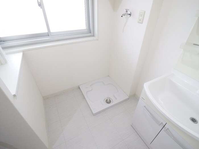 物件内観写真13　(洗濯機置場)