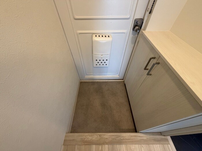 物件内観写真16　(玄関)