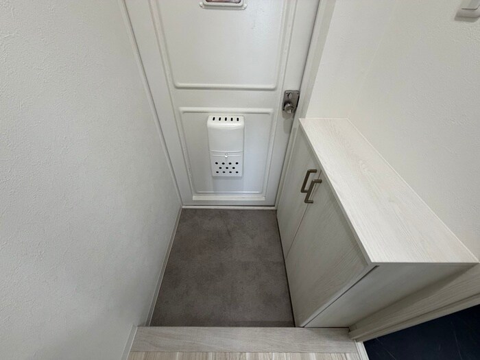 物件内観写真16　(玄関)