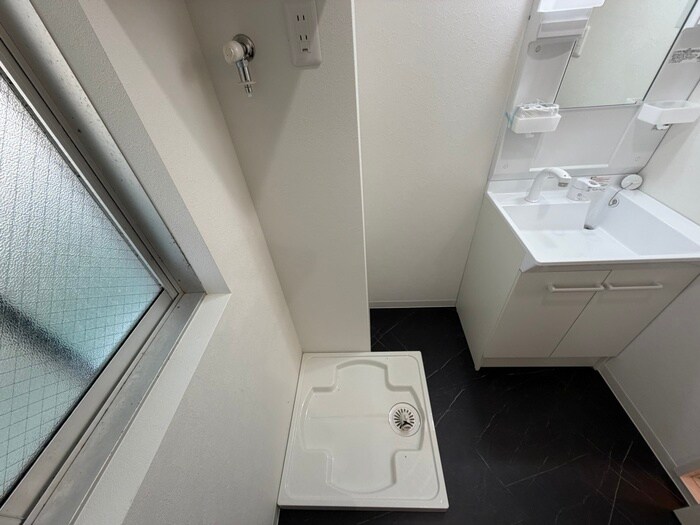 物件内観写真18　(洗濯機置場)