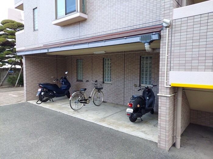 物件外観写真5　(駐輪場)