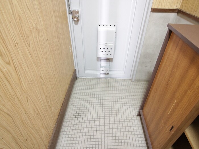 物件内観写真12　(玄関)