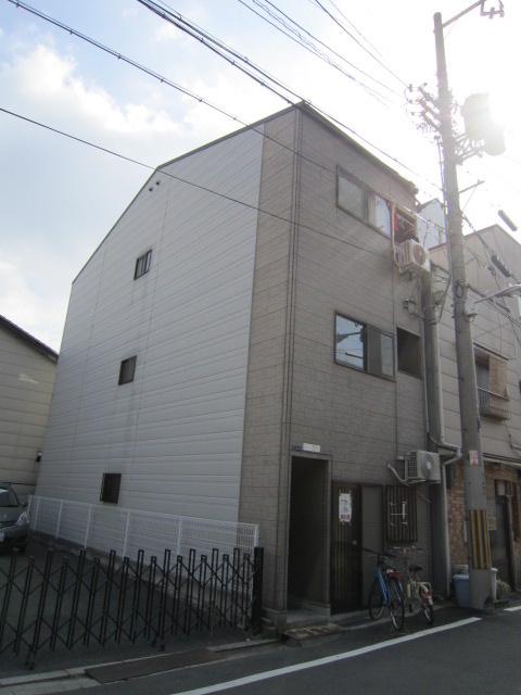 見越アパートメント