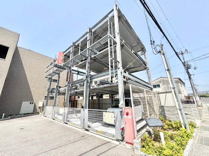 物件外観写真2　(駐車場)