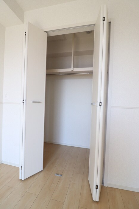 物件内観写真12　(収納)