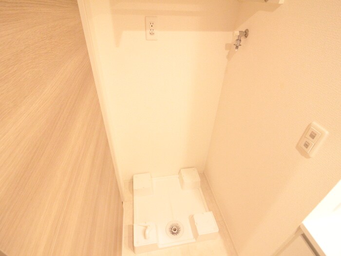 物件内観写真10　(洗濯機置場)